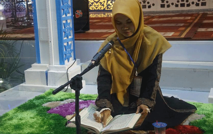 Peserta MTQ Barut saat baca Al Quran.