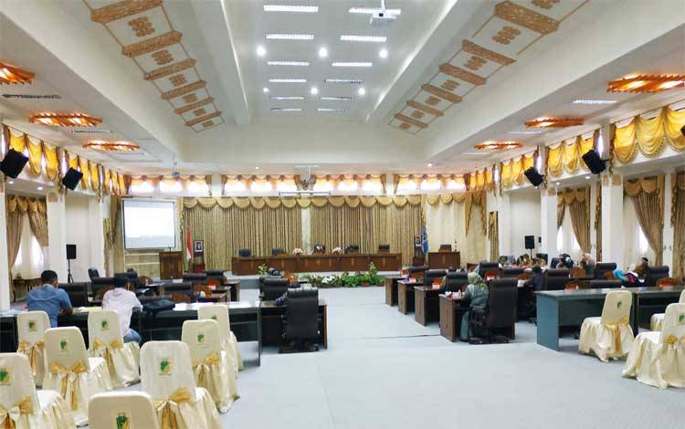 Rapat pimpinan DPRD Barito Utara mengenai agenda kegiatan dewan pada awal tahun 2021 di ruang rapat paripurna