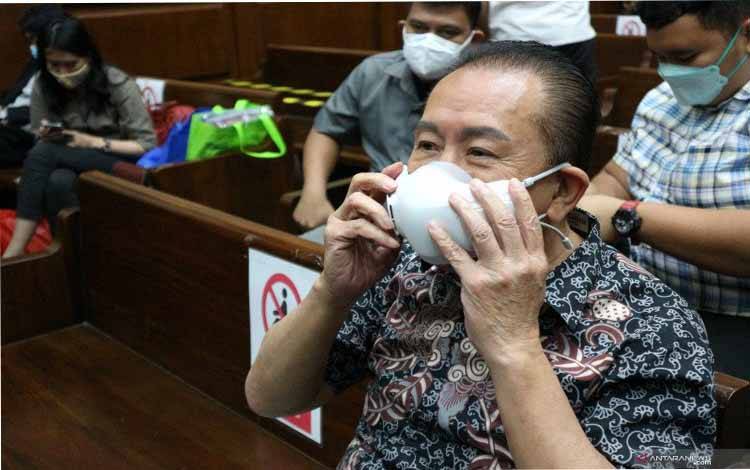Djoko Soegiarto Tjandra bersiap mengikuti sidang pemeriksaan saksi di pengadilan Tindak Pidana Korupsi (Tipikor) Jakarta, Kamis (7/1/2021)