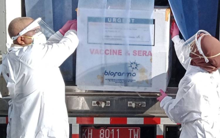 Kedatangan vaksin covid-19 sinovac di Kabupaten Kobar.