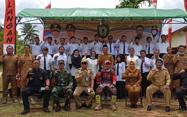 Pelantikan anggota BPD 3 desa di Kecamatan Kota Besi oleh Bupati Kotim Supian Hadi. 
