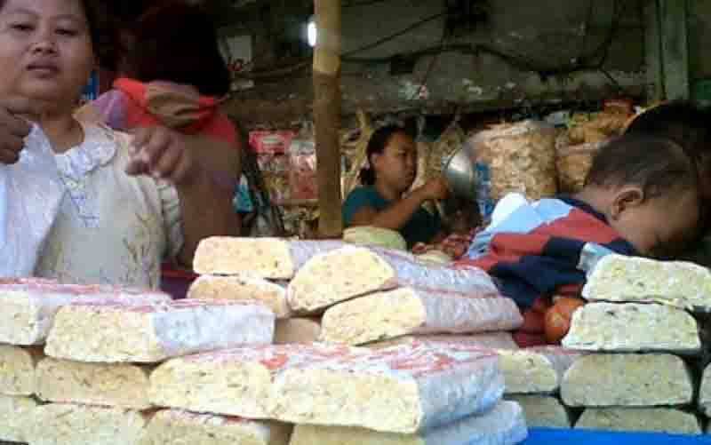 Pedagang tempe keluhkan lonjakan harga kacang kedelai. (foto : ANTARA/HO/20)