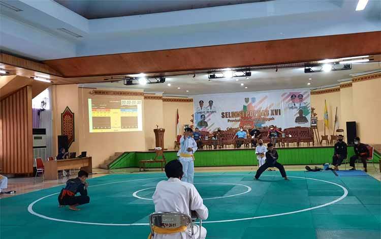 Atlet pencak silat asal Kobar bertemu atlet dari Lamandau dalam seleksi Popnas Tingkat Provinsi Kalteng 2021