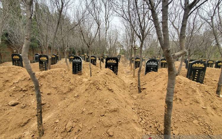 Makam santri Paiton, Muhammad Rendra Sampurna, yang menjadi korban tabrak lari di kompleks pemakaman Islam Kota Xianyang, Provinsi Shaanxi, China. (ANTARA/HO-Atdikbud KBRI Beijing)