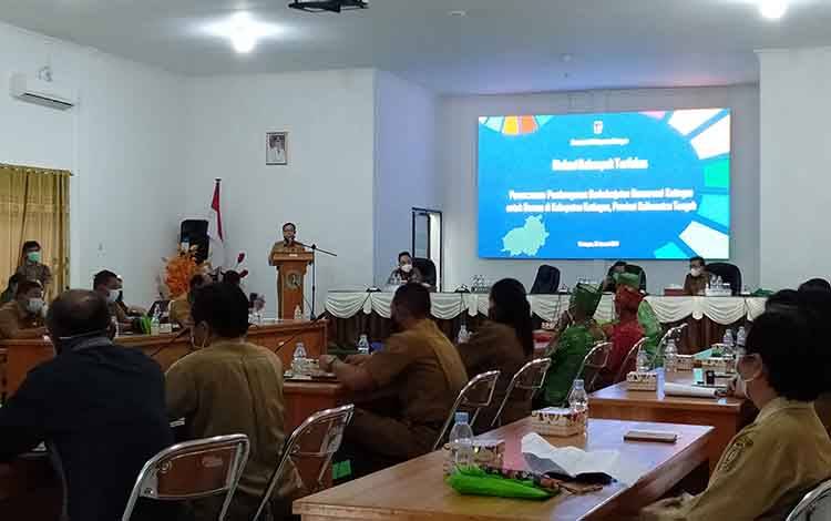 Bupati Katingan, Sakariyas menyampaikan sambutan pada pembukaan FGD Perencanaan Pembangunan Berkelanjutan Konservasi Katingan untuk Borneo