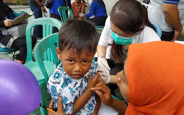 Imunisasi terhadap anak usia balita
