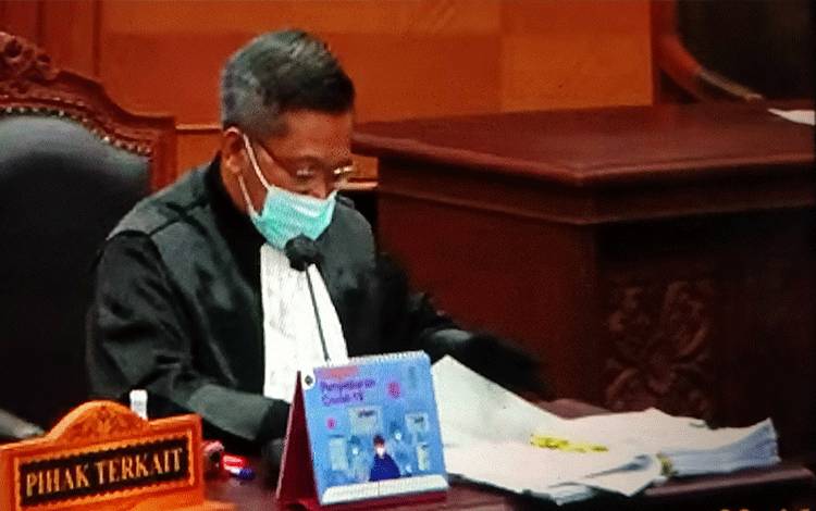  Tim Kuasa Hukum pihak terkait pasangan calon Bupati dan Wakil Bupati Kotawaringin Timur H Halikinnor-Irawati.