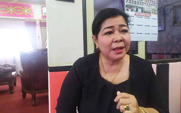 Ketua Komisi B DPRD Kota Palangka Raya, Nenie Adriaty Lambung