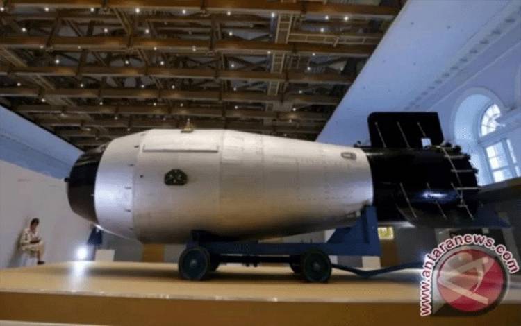Ilustrasi - Replika bom nuklir terbesar milik Uni Soviet, Shell AN-602 (Tsar-Bomb) (REUTERS/Maxim Zmeyev) (.)