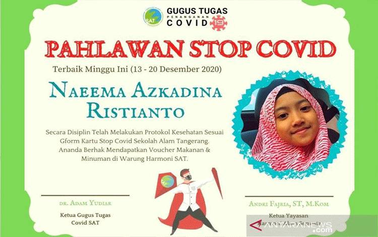 Piagam penghargaan "Pahlawan Setop COVID". ANTARA/HO-Sekolah Alam Tangerang