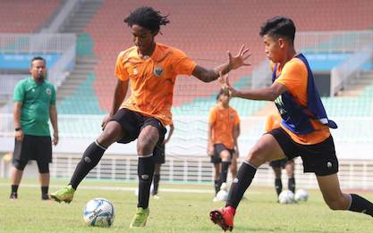 Ronaldo Joybera Kwateh saat masih berkostum Persib Bandung dan tengah mengikuti pemusatan latihan tim nasional Indonesia U-16 di Bogor. (foto : ANTARA/Persib.co.id)