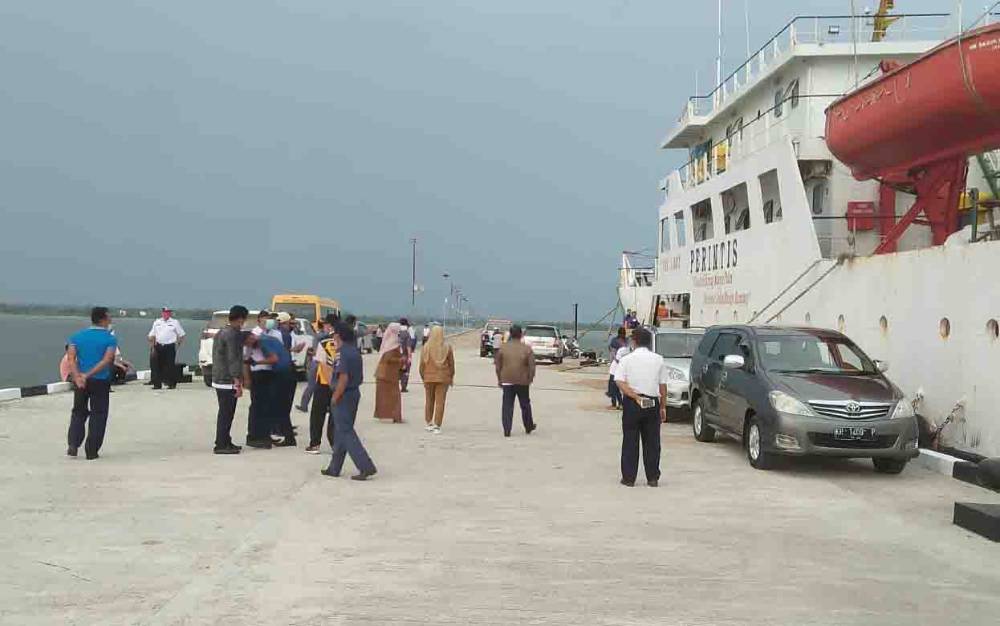Kapal perintis KM Sabuk Nusantara saat bersandar di Pelabuhan Segintung