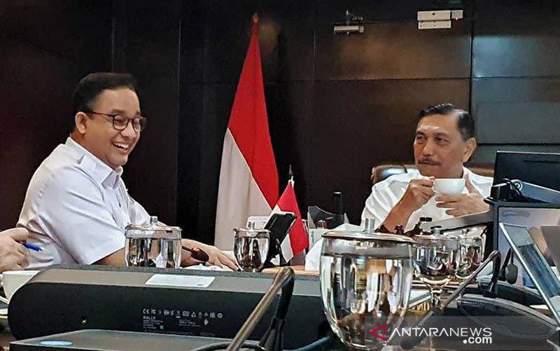 Gubernur DKI Jakarta Anies Baswedan dan Menko Kemaritiman dan Investasi Luhut Binsar Pandjaitan dalam pertemuan di Jakarta, Rabu (10/3/2021). (foto : ANTARA/Instagram @luhut.pandjaitan/aa)