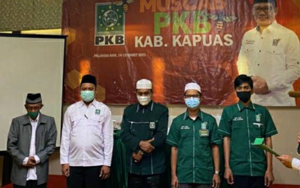 Tommy Saputra (2 dari kiri) resmi jadi Ketua DPC PKB Kapuas melalui Muscab PKB yang digelar di Kota Palangka Raya, Minggu, 14 Maret 2021.