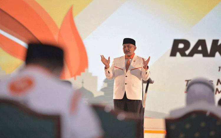 Presiden Partai Keadilan Sejahtera Ahmad Syaikhu menyampaikan pidato politik saat acara penutupan rapat kerja nasional PKS 2021 di Jakarta, Kamis (18/3/2021). ANTARA/HO-Partai Keadilan Sejahtera