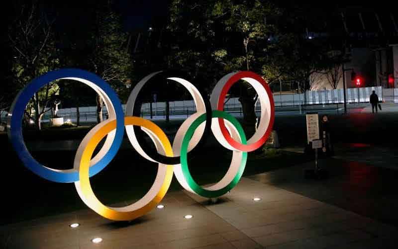 Lingkaran Olimpiade bersinar di depan National Stadium Tokyo, Jepang 22 2021. (foto : REUTERS/KIM KYUNG-HOON)