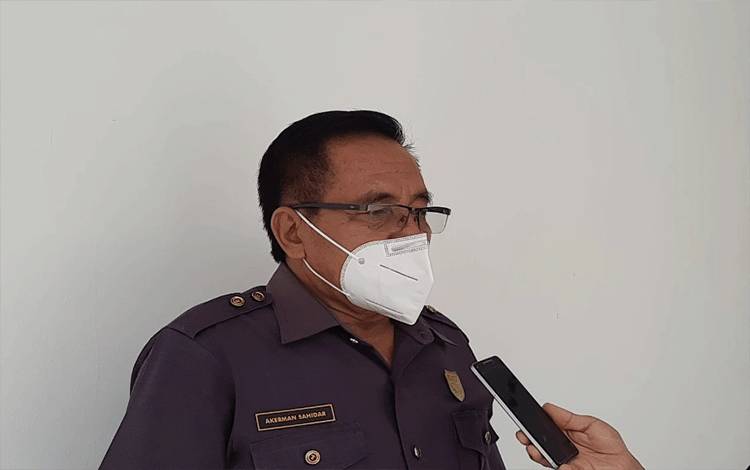 Ketua DPRD Kabupaten Gumas, Akerman Sahidar.