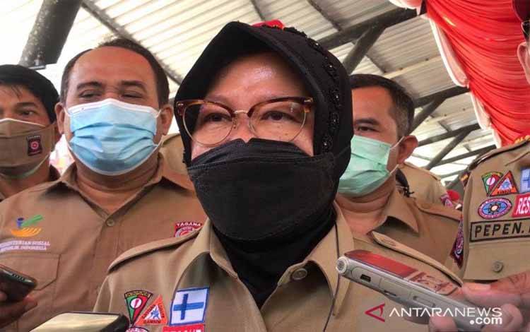 Menteri Sosial Tri Rismaharini dalam HUT Taruna Siaga Bencana (Tagana) ke-19 di Pangandaran, Jawa Barat, Rabu. (31/3/2021)