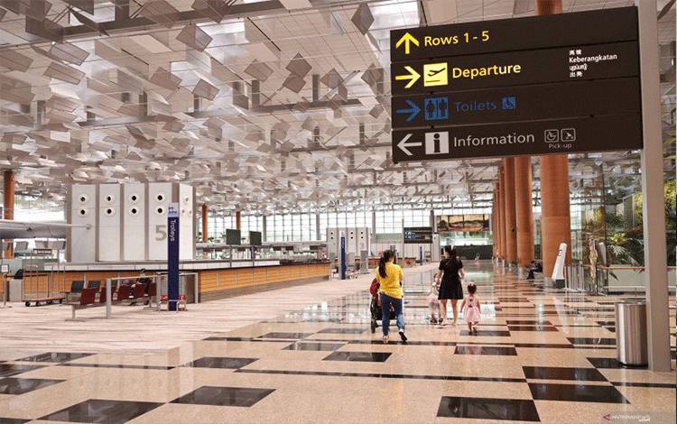 Suasana  terminal 3 di Bandara Changi Singapura, Senin (7/12/2020). ANTARA FOTO/Xinhua-Then Chih Wey/hp.