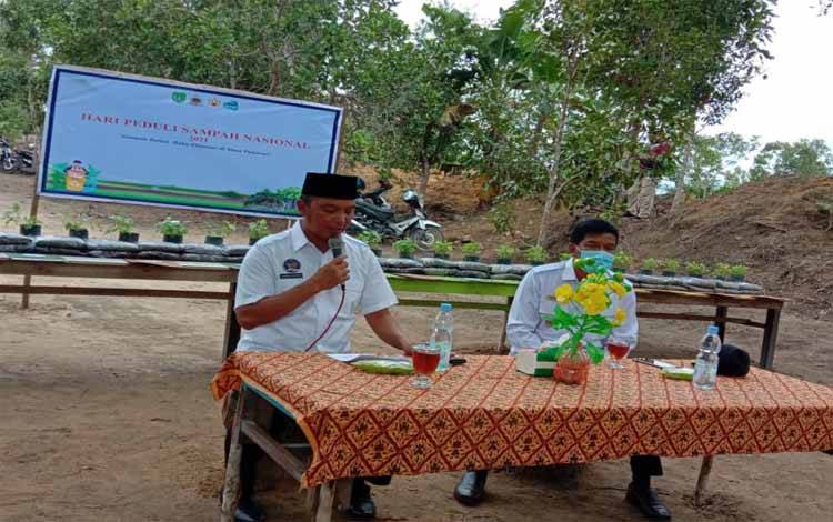 Bupati Sukamara, Windu Sibagio menghadiri peresmian operasional Pusat Daur Ulang (PDU) Sampah yang berada di Desa Pudu.