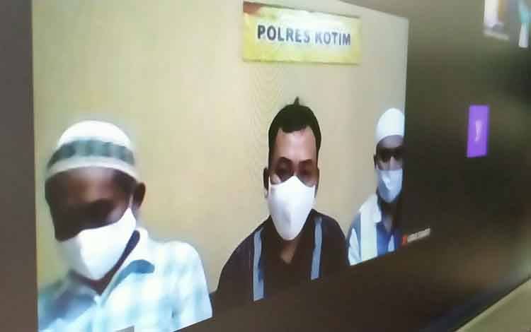 Syaifudin, M Abdul Kadir dan M Milchan terdakwa kasus pemalsuan hasil swab antigen.