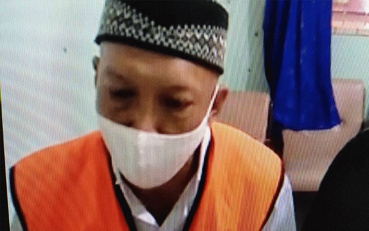 Achmad Jamal alias Wiwit terdakwa kasus Sabu bersama Penasihat Hukum.