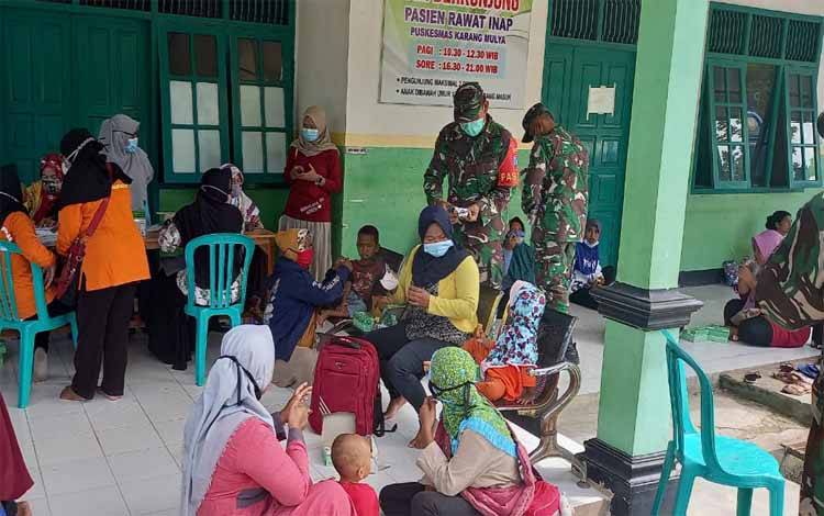 Kodim Pangkalan Bun menggelar KB Kesehatan di Puskesmas Pangkalan Banteng, Desa Karang Mulya