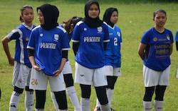 Para pemain Akademi Persib Putri (foto : HO/Persib.co.id)