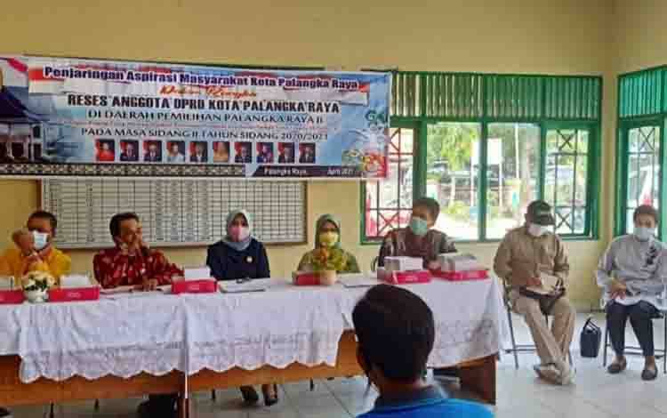 Reses anggota DPRD Palangka Raya Dapil II di Kelurahan Menteng