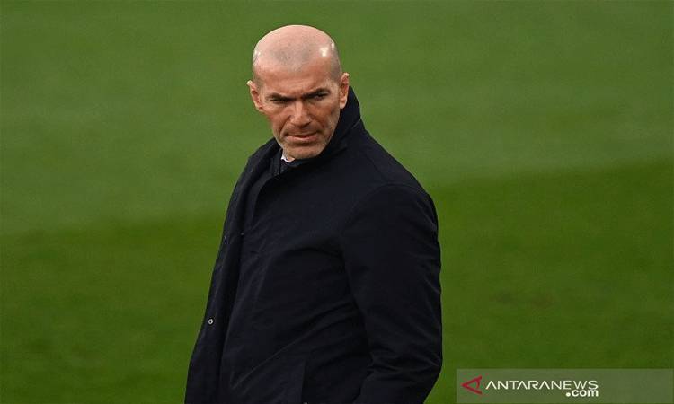Pelatih Real Madrid asal Prancis, Zinedine Zidane.(AFP/GABRIEL BOUYS)