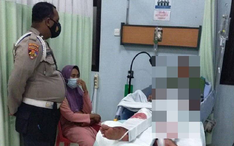 Salah satu korban ledakan petasan tengah dirawat di RS Mardi Rahayu Kudus, Jawa Tengah, Rabu (12/5/2021). (foto : ANTARA/HO-Netizen)