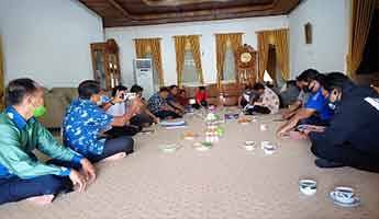 Rapat koordinasi dan konsolidasi Askab PSSI Barito Timur di Rumah Jabatan Ketua DPRD