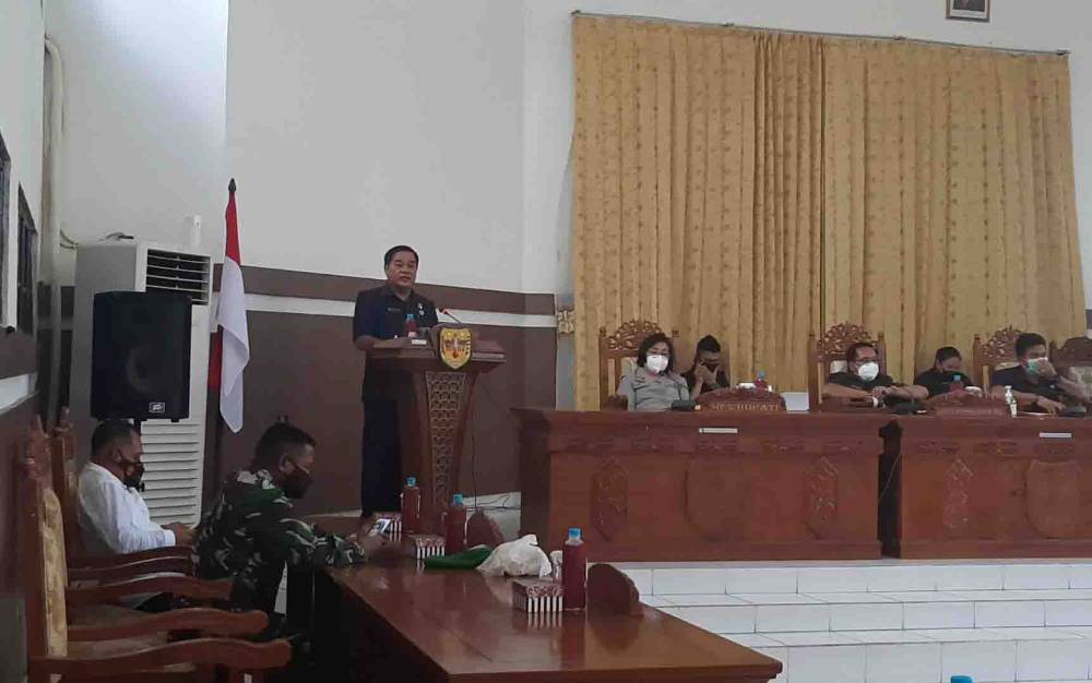 Ketua Fraksi Partai Demokrat DPRD Kabupaten Gunung Mas, Untung J Bangas menyampaikan pandangan umum