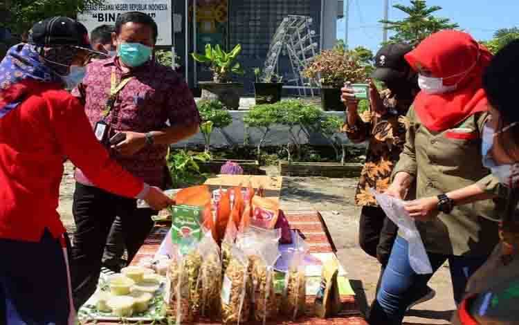 Pasar tani di Komplek perkantoran Pemko Palangka Raya Jalan Ir Soekarno  