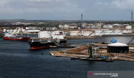 Kapal tanker minyak mentah. ANTARA/REUTERS/Henry Romero/am.