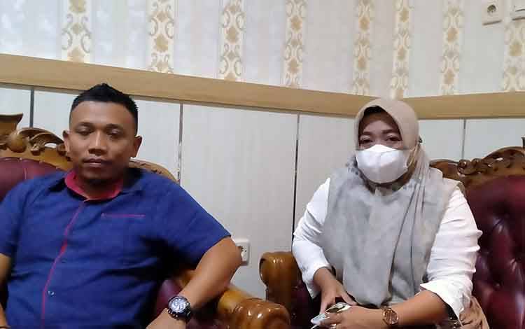 Hidayatun Nur dan Budi pihak manajemen PT Rosalia Mentaya Ekspres