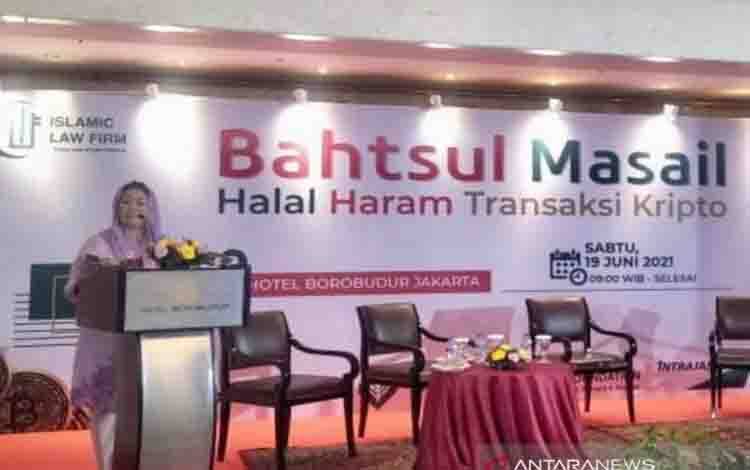 Yenny Wahid saat membuka Bahtsul Masail Halal Haram Transaksi Kripto, di Jakarta, Sabtu (19-6-2021)
