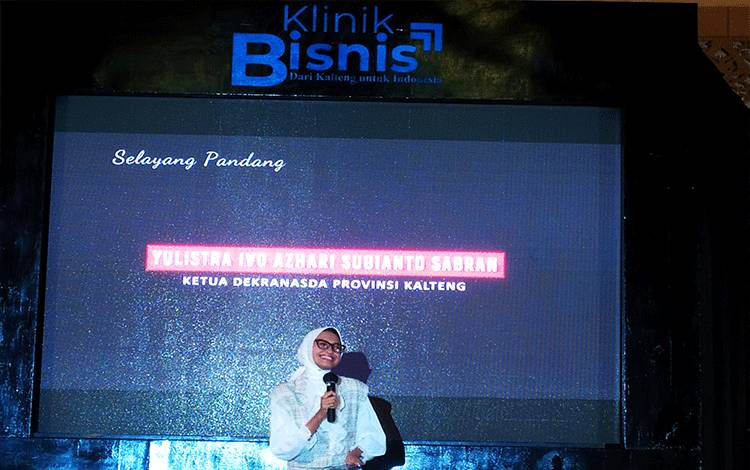 Ketua Dewan Kerajinan Nasional Daerah atau Dekranasda Provinsi Kalimantan Tengah, Yulistra Ivo Azhari Sugianto Sabran menyampaikan sambutan di Ngopi Preneur Klinik Bisnis, Sabtu malam, 19 Juni 2021.