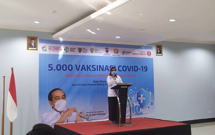 Sekda Kota Palangka Raya Hera Nugrahayu saat Launching kegiatan percepatan vaksinasi, Rabu 23 Juni 2021/