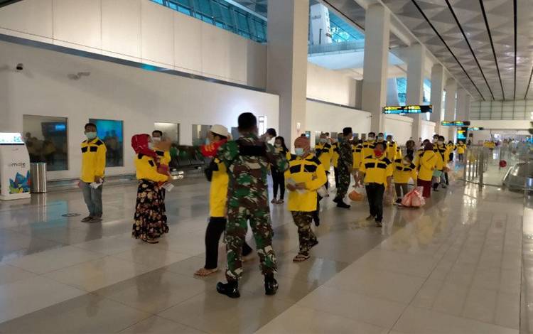 Pemerintah kembali  memfasilitasi pemulangan 131 Pekerja Migran Indonesia Bermasalah (PMIB)/Warga Negara Indonesia (WNI) kelompok rentan gelombang kedua dari Malaysia melalui Bandara Soekarno-Hatta (Soetta), Banten, Ahad (27/6/2021)