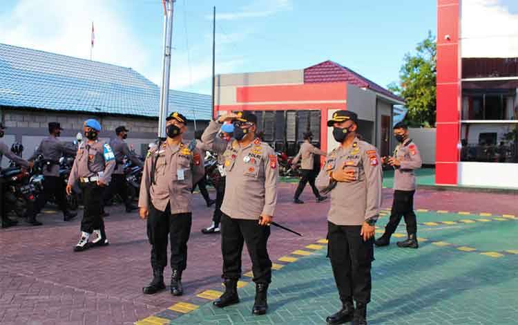 Kapolda Kalteng Irjen Pol Dedi Prasetyo saat melakukan pengecekan rencana pembangunan rawat inap lantai 2 di RS Bhayangkara Palangka Raya.