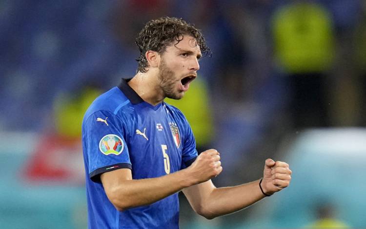 Selebrasi Manuel Locatelli usai cetak gol untuk Italia lawan Swiss dalam pertandingan Grup A Euro 2020 di Stadio Olimpico, Roma, Italia pada 17 Juni 2021