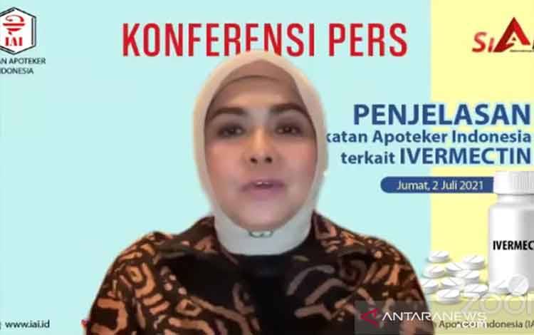 Tangkapan layar Ketua Komite Penanganan COVID-19 dan Pemulihan Ekonomi Farmasi Ikatan Apoteker Indonesia (IAI), Keri Lestari, saat memberikan pemaparan dalam konferensi pers virtual, Ahad (4/7/2021). (ANTARA/Andi Firdaus)