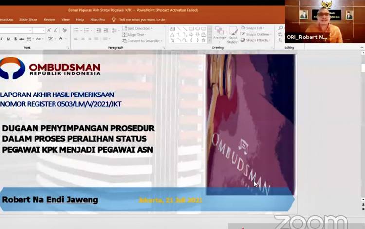 Anggota Ombudsman RI Robert Na Endi Jaweng (pojok kanan atas) menyampaikan hasil laporan pemeriksaan dugaan maladministrasi dalam proses peralihan status pegawai KPK jadi ASN saat jumpa pers virtual, di Jakarta, Rabu (21/7/2021)