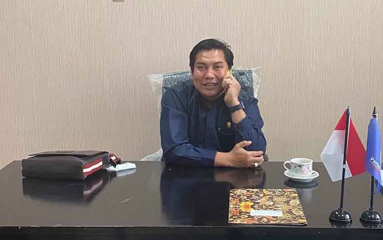 Ketua Komisi III DPRD Pulang Pisau, Ahmad Jayadikarta mengingatkan warga agar menerapkan pola hidup sehat. 