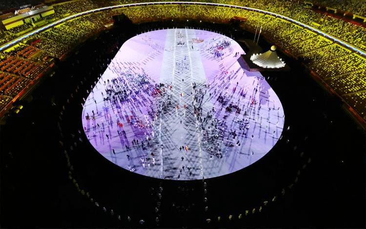 Foto aerial mengenai suasana Upacara Pembukaan dan defile atlet Olimpiade Tokyo 2020 di Stadion Tokyo, Jepang, 23 Juli 2021. ANTARA/REUTERS/FABRIZIO BENSCH