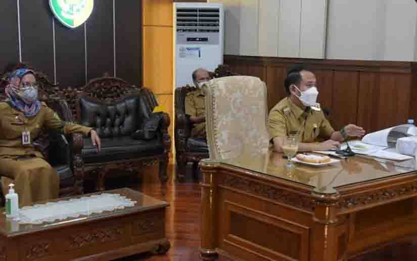 Wali Kota Palangka Raya Fairid Naparin saat menjadi narasumber KKDN Perwira Siswa Dikreg XLVIII Sesko TNI, Selasa, 27 Juli 2021.