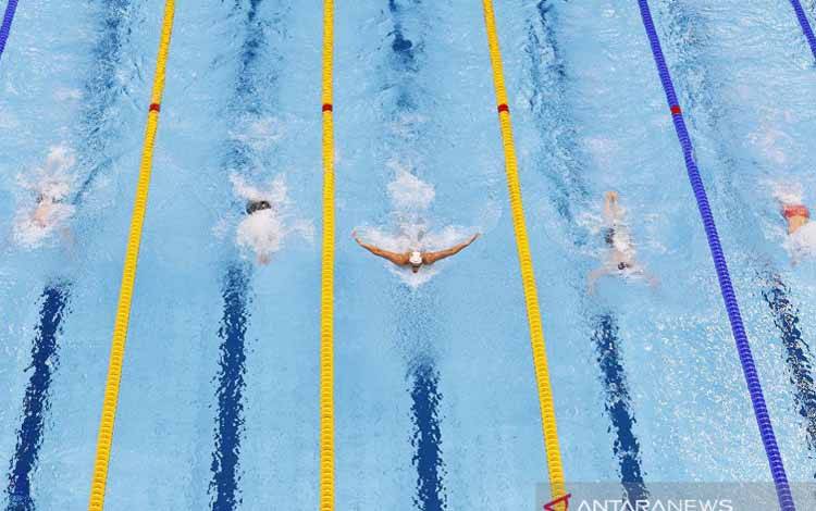  Sejumlah perenang beraksi pada nomor Men's 400m Individual Medley Olimpiade Tokyo 2020 di Aquatics Centre - Tokyo, Jepang (24/7/2021)