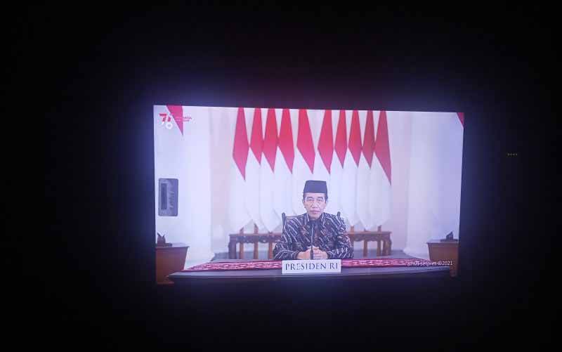 Tangkapan layar Presiden RI Joko Widodo memberikan sambutan dalam acara Zikir dan Doa Kebangsaan 76 Tahun Indonesia Merdeka, yang berlangsung secara virtual di Jakarta, Minggu (1/8/2021). (foto : ANTARA/Rangga Pandu Asmara Jingga)
