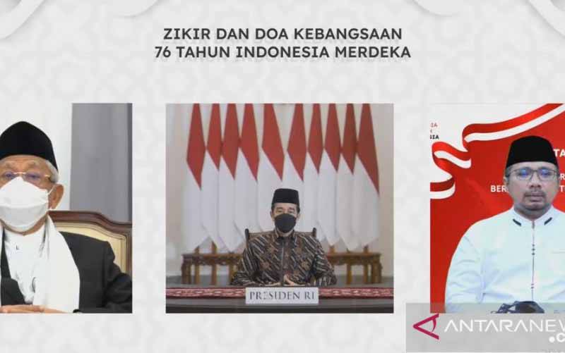 Tangkapan layar Presiden Joko Widodo, Wakil Presiden Ma'ruf Amin dan Menteri Agama Yaqut Cholil Qoumas saat mengikuti acara Zikir dan Doa Kebangsaan 76 Tahun Indonesia Merdeka yang diselenggarakan secara virtual, Minggu (1/8/2021). (foto : Fransiska Ninditya)
